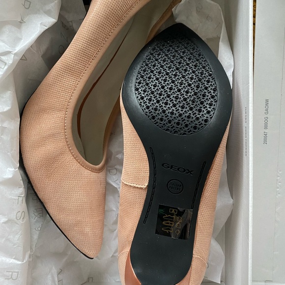 Brand-nee Geox heel - Picture 2 of 3